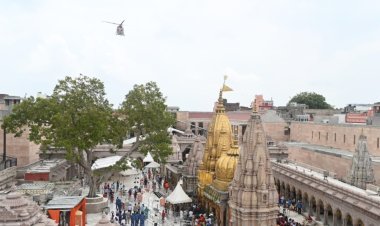 Kashi Vishwanath Dham Witnessed Helicopter Showering Flowers, Delighting Shiva Devotees