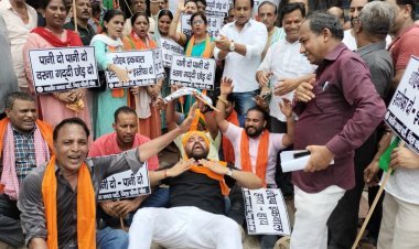BJP Protests Kejriwal Govt's Religious Water Tanker Bias In Matia Mahal Assembly