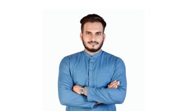 Ramzan Shaikh an Indian entrepreneur, contributes to society through the Hopemirror Foundation.