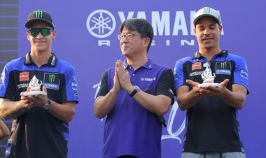 Yamaha MotoGP Stars Quartararo & Morbidelli Meet Yamaha Employees Before MotoGP Bharat 2023 At Surajpur Factory