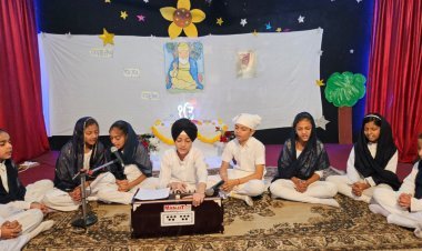 Adarsh Public School (A.P.S.-20) Marked Guru Nanak Dev Ji's 554th Parkash Purab With Vibrant Enthusiasm & Fervor