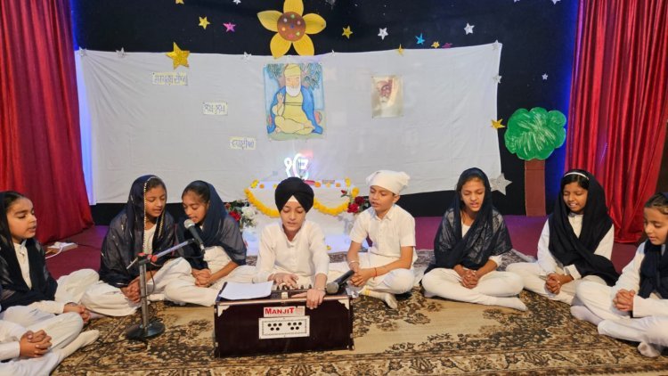 Adarsh Public School (A.P.S.-20) Marked Guru Nanak Dev Ji's 554th Parkash Purab With Vibrant Enthusiasm & Fervor