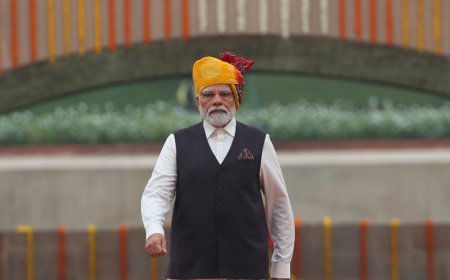 PM Narendra Modi Joins 'Mazdooron Ka Hit Mazdooron Ko Samarpit,' Settling Hukumchand Mill Dues