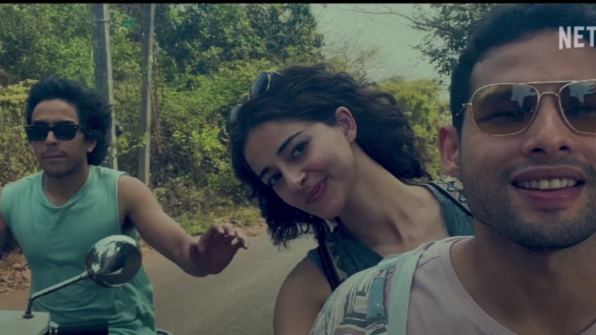 Kho Gaye Hum Kahan Review: Movie Unfolds A Relatable Narrative, Shedding Light On The Dangers Lurking In Cyberspace