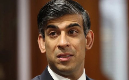 Barack Obama's Impromptu Informal Meeting With UK PM Rishi Sunak Sparks Discussions