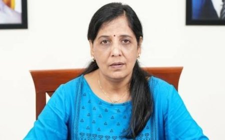 Sunita Kejriwal Accuses BJP of Dictatorship; BJP Compares Her To 'Rabri Devi In Making'
