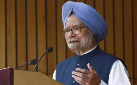 PM Modi Is Lowering The Dignity Of PMO With Hate Speeches : Manmohan Singh